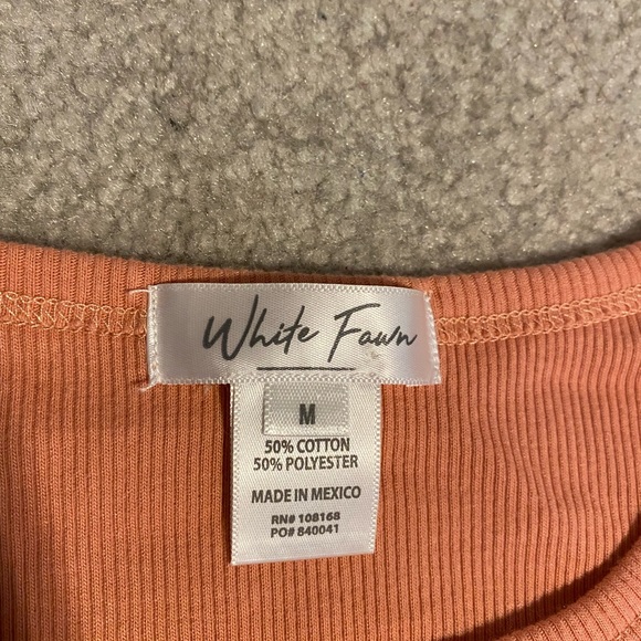 Cute coral top - Picture 2 of 2